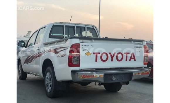 Acheter Import Voiture Toyota Hilux Blanc à Import - Dubai, Benin Acheter Import Voiture Toyota Hilux Blanc à Import - Dubai, Benin