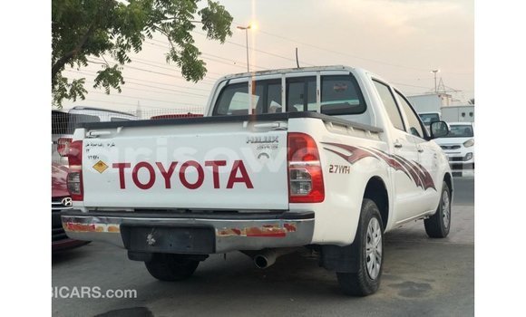 Acheter Import Voiture Toyota Hilux Blanc à Import - Dubai, Benin Acheter Import Voiture Toyota Hilux Blanc à Import - Dubai, Benin