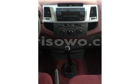 Acheter Import Voiture Toyota Hilux Blanc à Import - Dubai, Benin Acheter Import Voiture Toyota Hilux Blanc à Import - Dubai, Benin