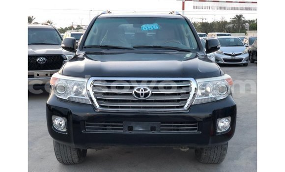 Acheter Import Voiture Toyota Land Cruiser Noir à Import - Dubai, Benin Acheter Import Voiture Toyota Land Cruiser Noir à Import - Dubai, Benin