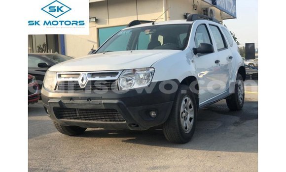 Ra Imported Renault Duster funfun Ọkọ̀ in Import - Dubai ni Benin