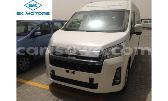 Ra Imported Toyota Hiace funfun Ọkọ̀ in Import - Dubai ni Benin