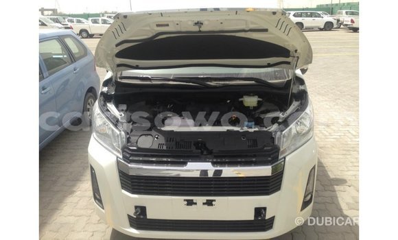 Acheter Import Voiture Toyota Hiace Blanc à Import - Dubai, Benin Acheter Import Voiture Toyota Hiace Blanc à Import - Dubai, Benin