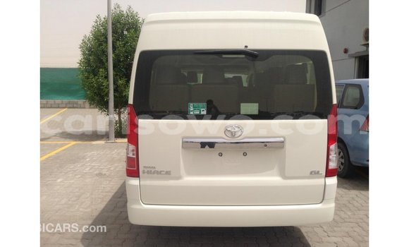 Acheter Import Voiture Toyota Hiace Blanc à Import - Dubai, Benin Acheter Import Voiture Toyota Hiace Blanc à Import - Dubai, Benin