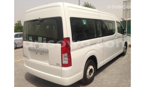 Acheter Import Voiture Toyota Hiace Blanc à Import - Dubai, Benin Acheter Import Voiture Toyota Hiace Blanc à Import - Dubai, Benin