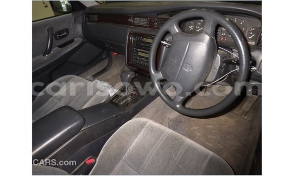 Acheter Import Voiture Toyota Crown Bleu à Import - Dubai, Benin Acheter Import Voiture Toyota Crown Bleu à Import - Dubai, Benin