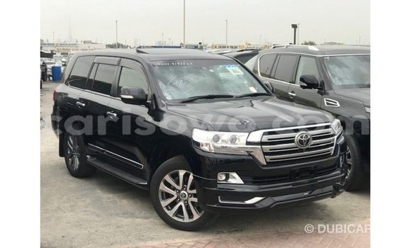 Acheter Import Voiture Toyota Land Cruiser Noir à Import - Dubai, Benin Acheter Import Voiture Toyota Land Cruiser Noir à Import - Dubai, Benin