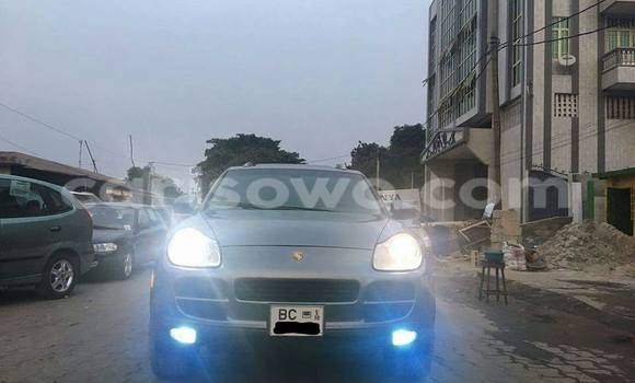 Sayi Na hannu Porsche Cayenne Azurfa Mota in Savalou a Benin