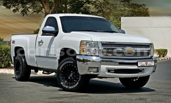 Sayi Imported Chevrolet Silverado White Mota in Import - Dubai a Benin Sayi Imported Chevrolet Silverado White Mota in Import - Dubai a Benin