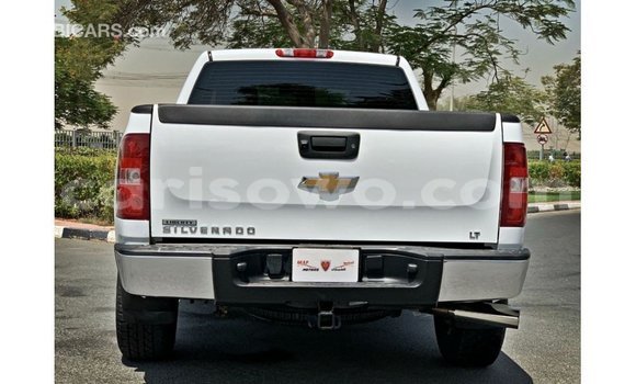 Sayi Imported Chevrolet Silverado White Mota in Import - Dubai a Benin Sayi Imported Chevrolet Silverado White Mota in Import - Dubai a Benin
