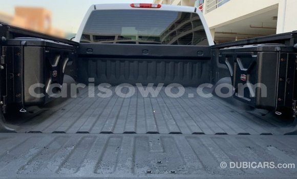 Sayi Imported Chevrolet Silverado White Mota in Import - Dubai a Benin Sayi Imported Chevrolet Silverado White Mota in Import - Dubai a Benin