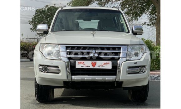 Acheter Import Voiture Mitsubishi Pajero Blanc à Import - Dubai, Benin Acheter Import Voiture Mitsubishi Pajero Blanc à Import - Dubai, Benin