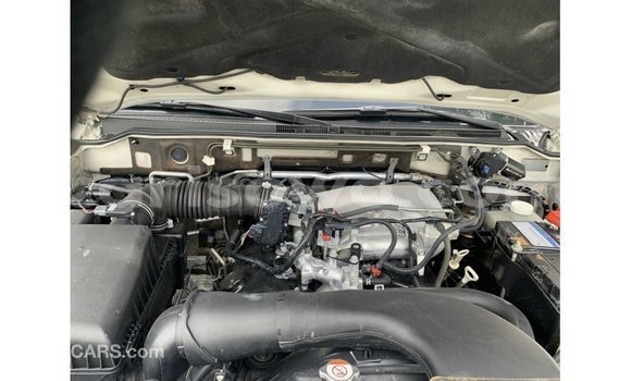 Acheter Import Voiture Mitsubishi Pajero Blanc à Import - Dubai, Benin Acheter Import Voiture Mitsubishi Pajero Blanc à Import - Dubai, Benin