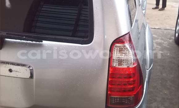 Sayi Na hannu Toyota 4Runner Azurfa Mota in Porto Novo a Benin Sayi Na hannu Toyota 4Runner Azurfa Mota in Porto Novo a Benin