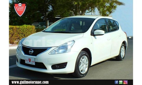 Acheter Import Voiture Nissan Tiida Blanc à Import - Dubai, Benin