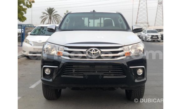 Acheter Import Voiture Toyota Hilux Noir à Import - Dubai, Benin Acheter Import Voiture Toyota Hilux Noir à Import - Dubai, Benin