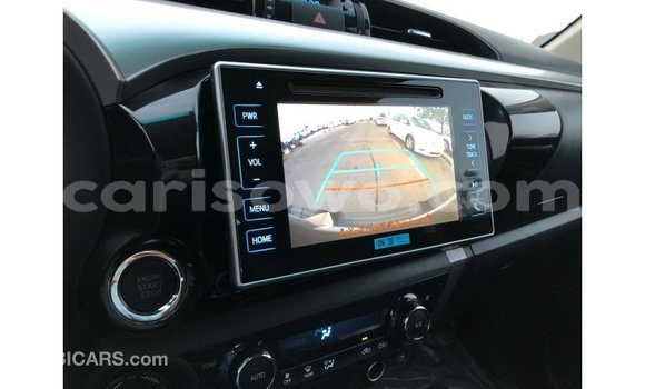 Acheter Import Voiture Toyota Hilux Noir à Import - Dubai, Benin Acheter Import Voiture Toyota Hilux Noir à Import - Dubai, Benin