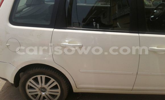 Acheter Occasion Voiture Ford Escape Blanc à Cotonou, Benin Acheter Occasion Voiture Ford Escape Blanc à Cotonou, Benin