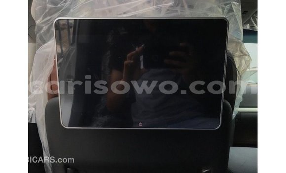 Acheter Import Voiture Toyota Land Cruiser Blanc à Import - Dubai, Benin Acheter Import Voiture Toyota Land Cruiser Blanc à Import - Dubai, Benin