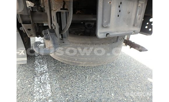 Acheter Import Utilitaire Toyota HiAce Bleu à Import - Dubai, Benin Acheter Import Utilitaire Toyota HiAce Bleu à Import - Dubai, Benin