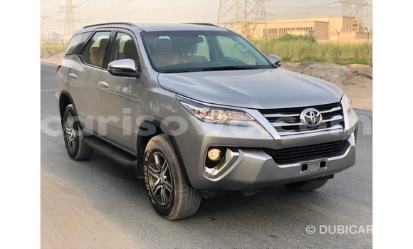 Acheter Import Voiture Toyota Fortuner Autre à Import - Dubai, Benin Acheter Import Voiture Toyota Fortuner Autre à Import - Dubai, Benin
