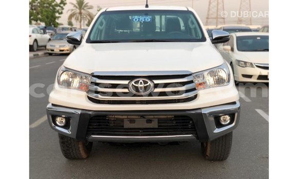 Acheter Import Voiture Toyota Hilux Blanc à Import - Dubai, Benin Acheter Import Voiture Toyota Hilux Blanc à Import - Dubai, Benin