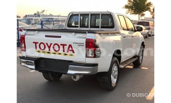 Acheter Import Voiture Toyota Hilux Blanc à Import - Dubai, Benin Acheter Import Voiture Toyota Hilux Blanc à Import - Dubai, Benin