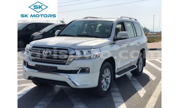 Buy Import Toyota Land Cruiser White Car in Import - Dubai in Benign