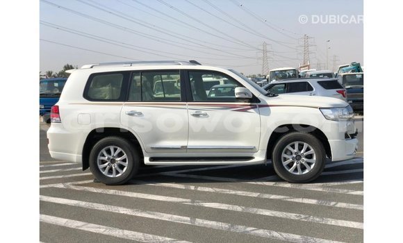 Buy Import Toyota Land Cruiser White Car in Import - Dubai in Benign Buy Import Toyota Land Cruiser White Car in Import - Dubai in Benign