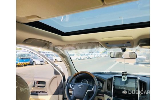 Buy Import Toyota Land Cruiser White Car in Import - Dubai in Benign Buy Import Toyota Land Cruiser White Car in Import - Dubai in Benign