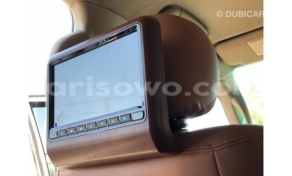 Acheter Import Voiture Toyota Land Cruiser Blanc à Import - Dubai, Benin Acheter Import Voiture Toyota Land Cruiser Blanc à Import - Dubai, Benin