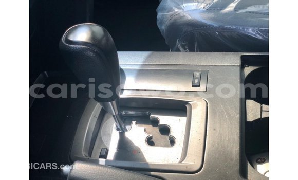 Acheter Import Voiture Toyota Land Cruiser Blanc à Import - Dubai, Benin Acheter Import Voiture Toyota Land Cruiser Blanc à Import - Dubai, Benin