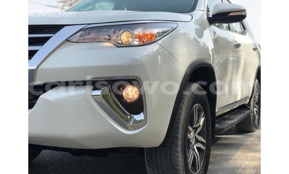 Acheter Import Voiture Toyota Fortuner Blanc à Import - Dubai, Benin Acheter Import Voiture Toyota Fortuner Blanc à Import - Dubai, Benin
