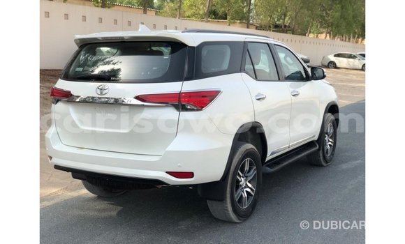 Acheter Import Voiture Toyota Fortuner Blanc à Import - Dubai, Benin Acheter Import Voiture Toyota Fortuner Blanc à Import - Dubai, Benin
