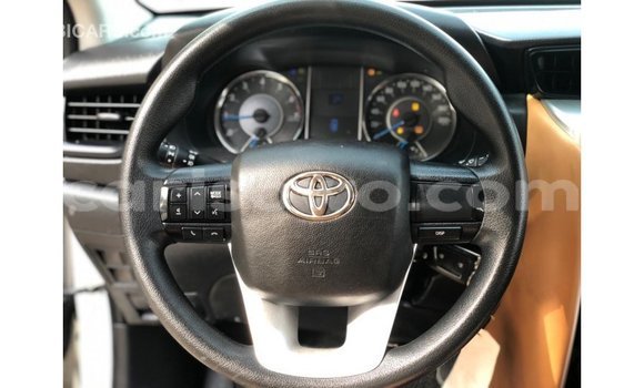 Acheter Import Voiture Toyota Fortuner Blanc à Import - Dubai, Benin Acheter Import Voiture Toyota Fortuner Blanc à Import - Dubai, Benin