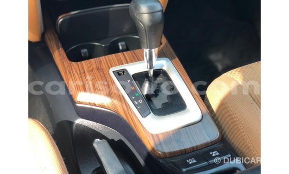 Acheter Import Voiture Toyota Fortuner Blanc à Import - Dubai, Benin Acheter Import Voiture Toyota Fortuner Blanc à Import - Dubai, Benin