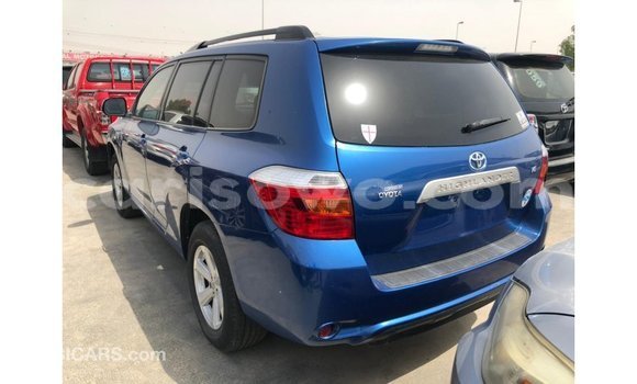 Acheter Import Voiture Toyota Highlander Bleu à Import - Dubai, Benin Acheter Import Voiture Toyota Highlander Bleu à Import - Dubai, Benin