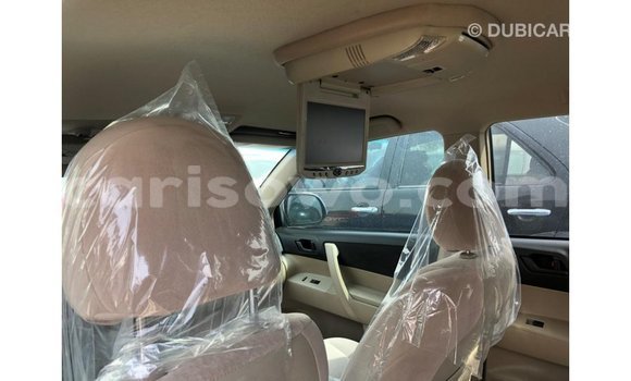 Acheter Import Voiture Toyota Highlander Bleu à Import - Dubai, Benin Acheter Import Voiture Toyota Highlander Bleu à Import - Dubai, Benin