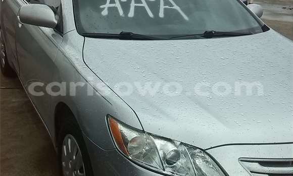 Sayi Na hannu Toyota Camry Azurfa Mota in Porto Novo a Benin Sayi Na hannu Toyota Camry Azurfa Mota in Porto Novo a Benin