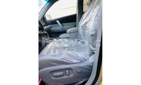 Buy Import Toyota Highlander Other Car in Import - Dubai in Benign Buy Import Toyota Highlander Other Car in Import - Dubai in Benign