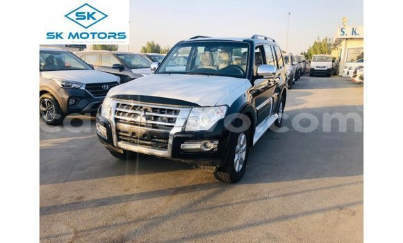 Acheter Import Voiture Mitsubishi Pajero Noir à Import - Dubai, Benin