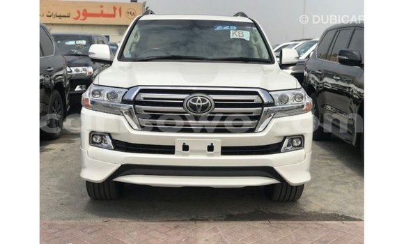 Ra Imported Toyota Land Cruiser funfun Ọkọ̀ in Import - Dubai ni Benin Ra Imported Toyota Land Cruiser funfun Ọkọ̀ in Import - Dubai ni Benin