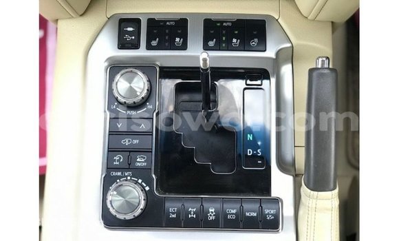 Ra Imported Toyota Land Cruiser funfun Ọkọ̀ in Import - Dubai ni Benin Ra Imported Toyota Land Cruiser funfun Ọkọ̀ in Import - Dubai ni Benin