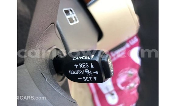 Ra Imported Toyota Land Cruiser funfun Ọkọ̀ in Import - Dubai ni Benin Ra Imported Toyota Land Cruiser funfun Ọkọ̀ in Import - Dubai ni Benin