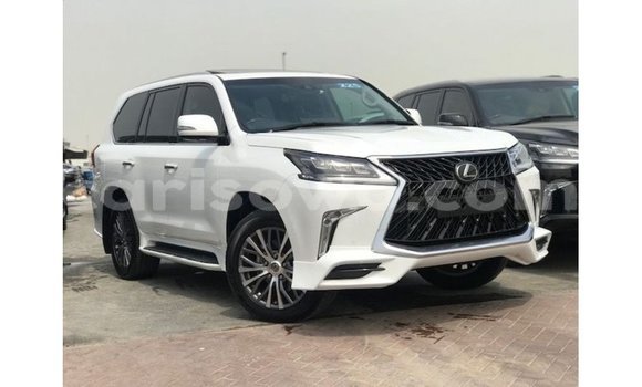 Acheter Import Voiture Lexus LX Blanc à Import - Dubai, Benin