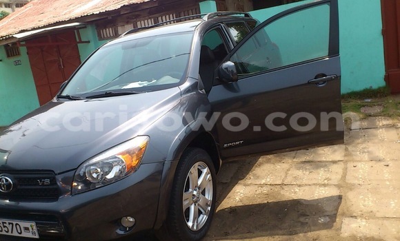 Acheter Occasion Voiture Toyota RAV4 Noir à Savalou, Benin Acheter Occasion Voiture Toyota RAV4 Noir à Savalou, Benin
