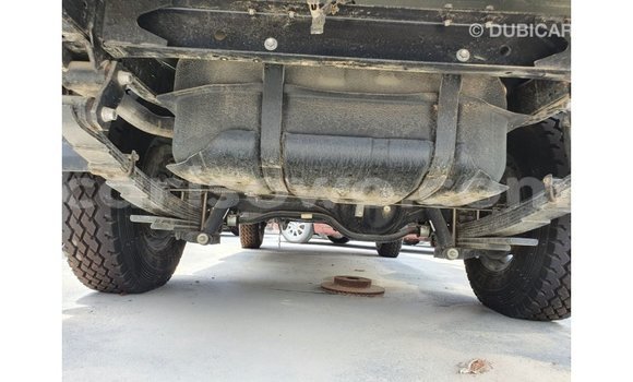 Sayi Imported Toyota Land Cruiser White Mota in Import - Dubai a Benin Sayi Imported Toyota Land Cruiser White Mota in Import - Dubai a Benin