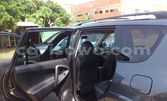 Acheter Occasion Voiture Toyota RAV4 Noir à Savalou, Benin Acheter Occasion Voiture Toyota RAV4 Noir à Savalou, Benin