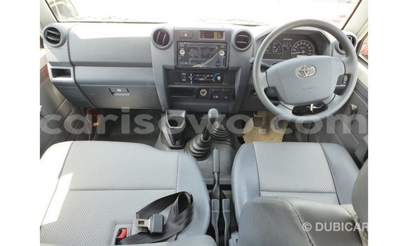 Sayi Imported Toyota Land Cruiser White Mota in Import - Dubai a Benin Sayi Imported Toyota Land Cruiser White Mota in Import - Dubai a Benin