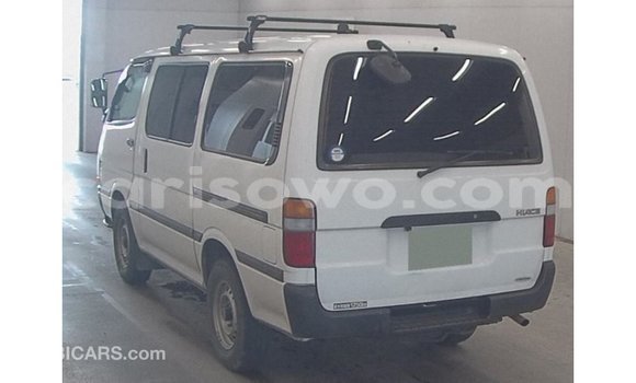 Acheter Import Voiture Toyota Hiace Blanc à Import - Dubai, Benin Acheter Import Voiture Toyota Hiace Blanc à Import - Dubai, Benin